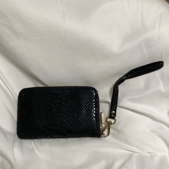 Michael Kors Black Snakeskin W/GH Wristlet - Picture 4 of 8